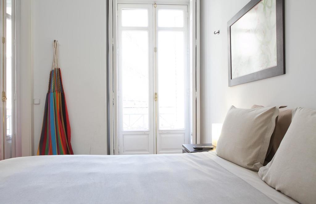 Modern Flats In Justicia By Allo Housing マドリード 部屋 写真
