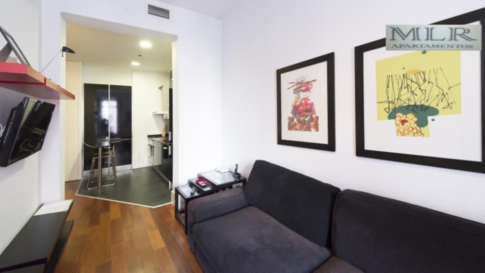 Modern Flats In Justicia By Allo Housing マドリード エクステリア 写真